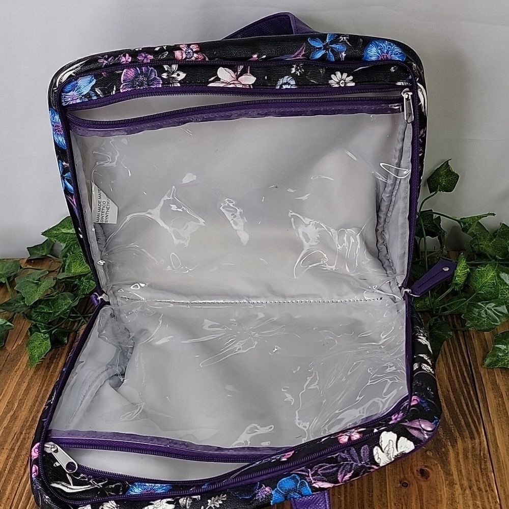 Kenneth Cole. Reaction. Travel Bag. Floral. EUC - Picture 5 of 10